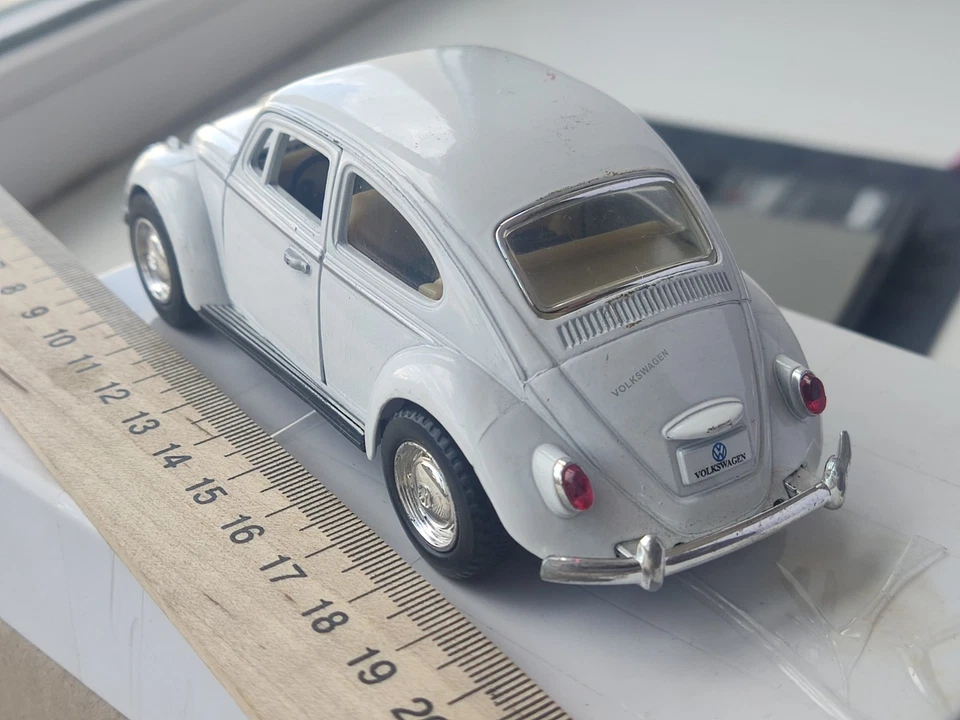 Kinsmart Volkswagen Classical Beetle 1967 auto pressofusa, auto d'epoca retrò - Immagine 2 di 4