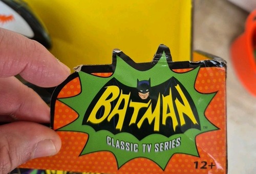 McFarlane DC Retro Batman '66 Batcycle with Side Car Villain's Lair Damaged Box - Picture 4 of 8