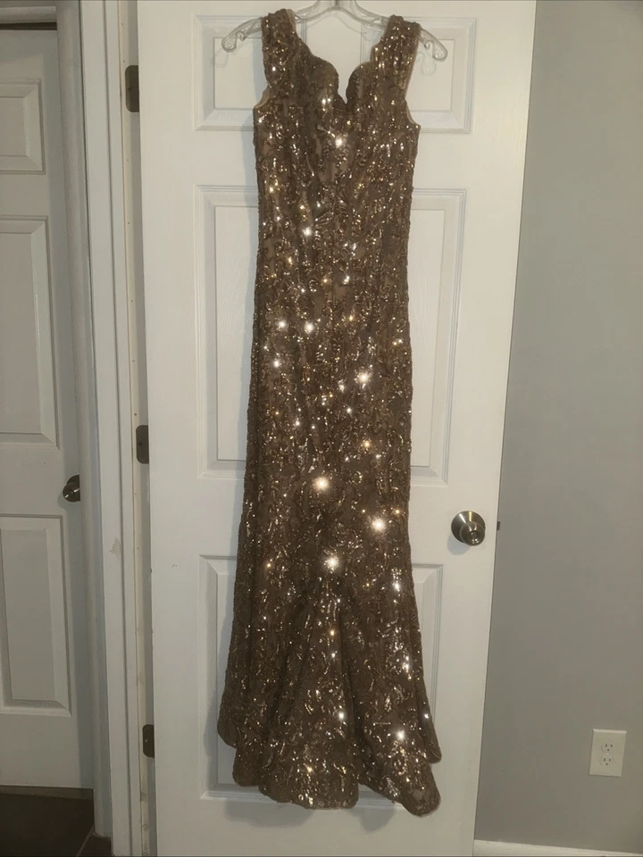 Vestido formal Jovani bellamente llamativo - Lentejuelas doradas Foto 4 de 4