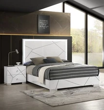 3pc Beautiful LED-lit Headboard Queen Bed 2x Nightstand High-Gloss White Finish