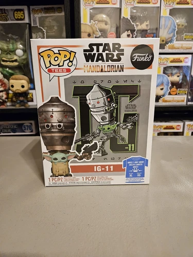 Funko Pop & Tee The Mandalorian IG-11 w/ THE CHILD #427 Tee XL GameStop