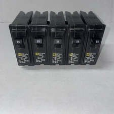 SQUARE D HOM125 1 POLE 25 AMP PLUG ON CIRCUIT BREAKER Lot Of 5