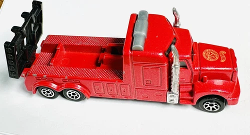 Vintage 1998 Hot Wheels Hauler Tow Truck Red City of Hot Wheels 4.5” Length