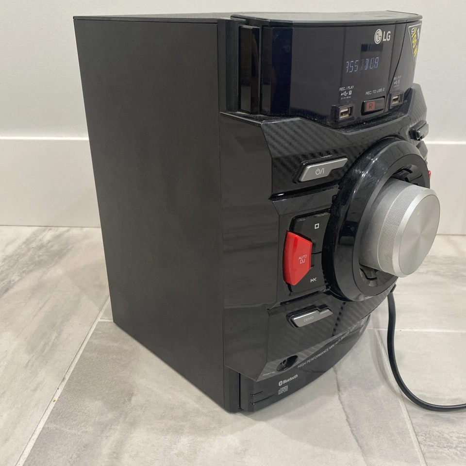 LG CM4550 700W 2.1 Channel Mini Shelf Bluetooth Stereo, -Unit Only- TESTED🔥 - Image 2 of 4