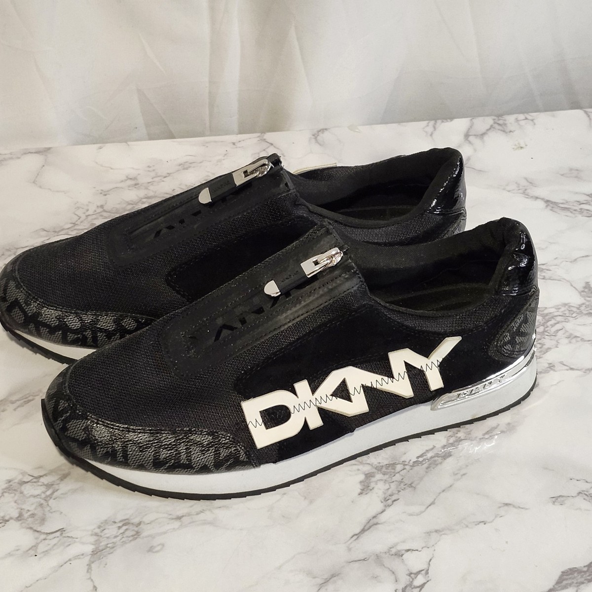 DKNY Women Black Gray 9M Zip Up Logo Walking Athletic Shoes Casual Sneakers