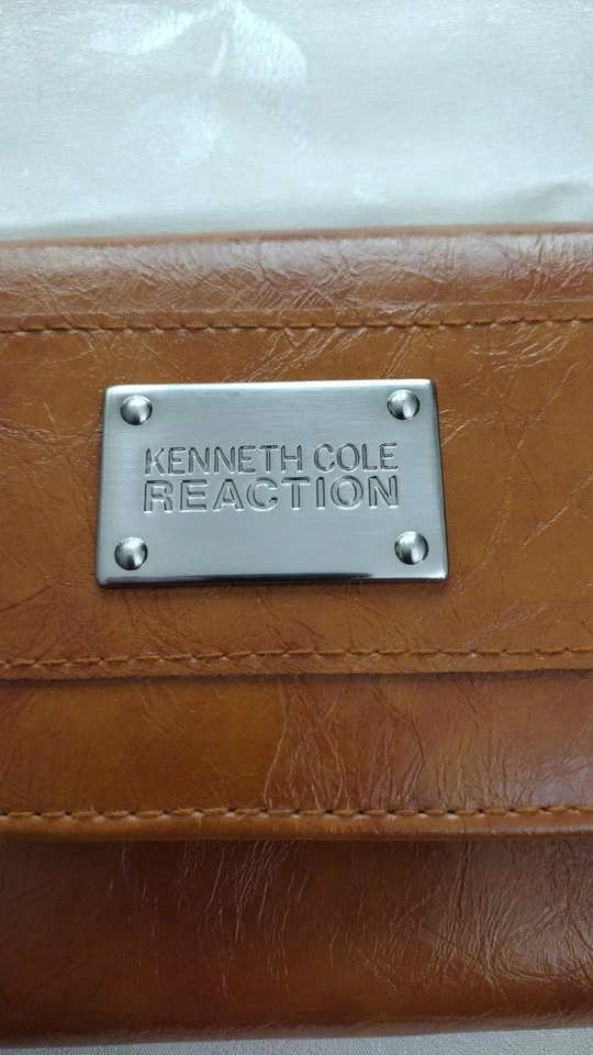Kenneth Cole Reaction Muñequera Cartera Mujer Marrón Bolso sin asas Cremallera Bolsillo ID Ventana Foto 2 de 4