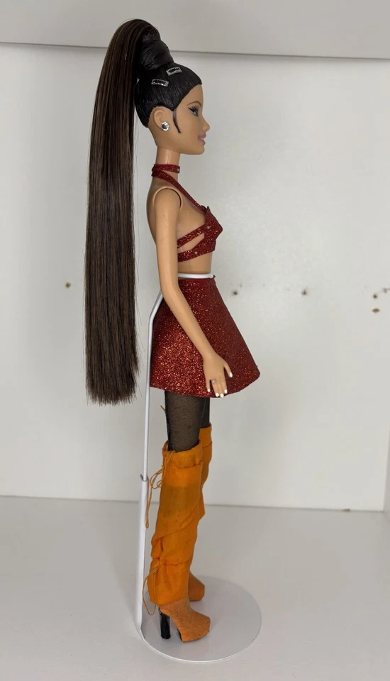 ÚNICO Muñeca Barbie Ariana Grande Personalizada “Coachella” Naranja Brillante Conjunto Foto 4 de 4