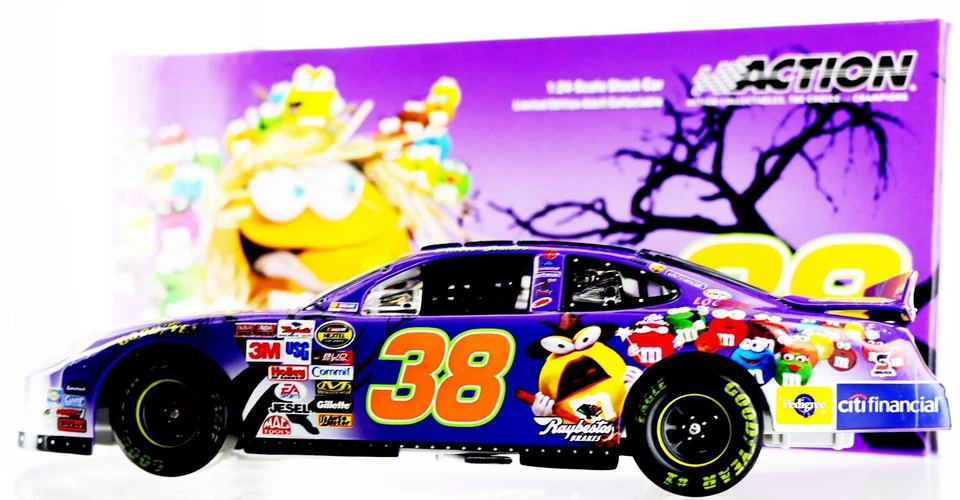 Elliott Sadler #38 M&M/Halloween 2005 Tauro. NASCAR diecast escala 1-24. Foto 4 de 4