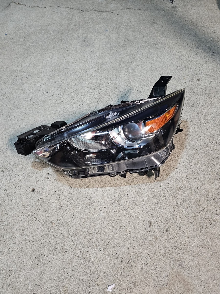 2016 - 2021 MAZDA CX-3 CX3 Right Passenger Side Halogen Headlight