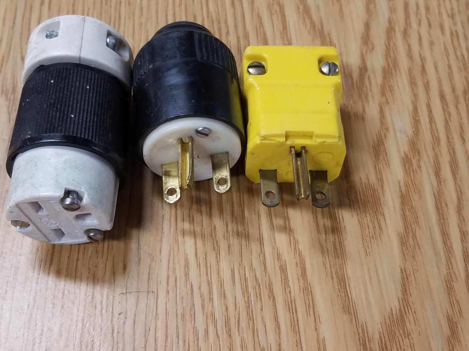 Lot of 3 6-15P 220V/240V 15Amp Electrical Connectors Hubble and Bryant ...
