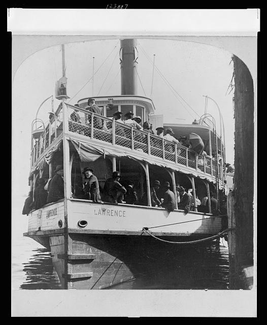 Galveston disaster,people leaving city after flood,Texas,Hurricane,flood,1900