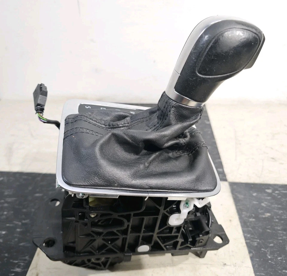 Volkswagen Touareg 2011 2012 palanca de cambios automática arranque y bisel envolvente OEM Foto 4 de 4