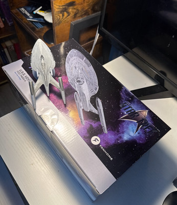 Star Trek Prodigy USS Voyager - NCC 74656-A  -  XL Fanhome Ship & Magazine - NEW