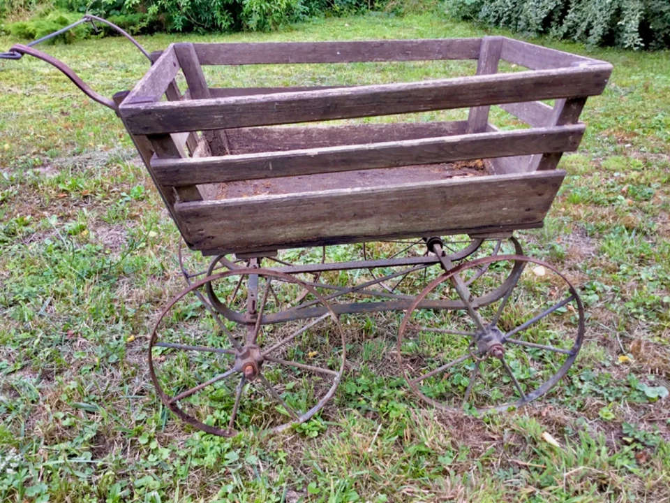 Véritable landau ancien en bois roues en fer déco jardin 🪴XIXeme - Photo 2/4