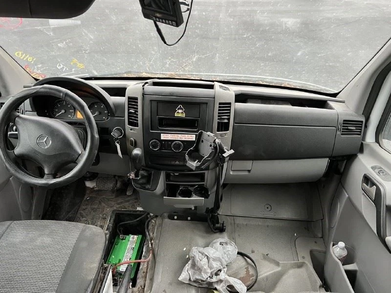 Driver Left Fender compatível com 10-13 Mercedes Sprinter 2500 9251 - Imagem 3 de 4