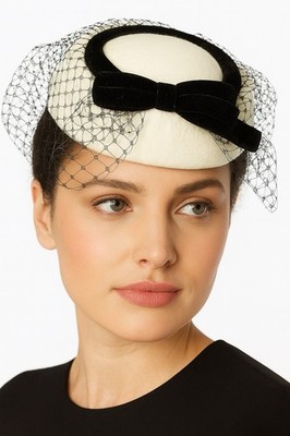Vintage 90s Pillbox Hat w/ Veil Cream Black Gantos Retro  display picture 2