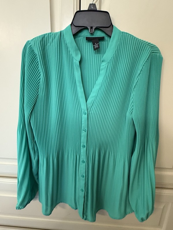Alfani Women’s Aloe Green Long Sleeves Pleated Top - Size 8