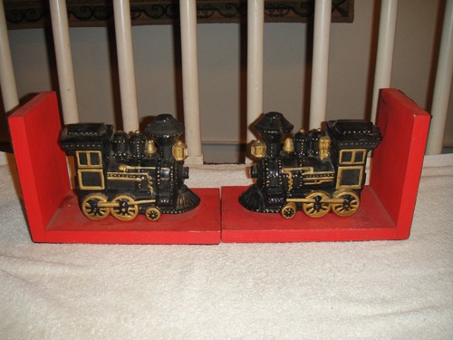 Par único de sujetalibros de cerámica de tren montados en tablas de madera - Imagen 6 de 9
