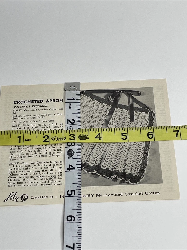 Lily Crocheted Apron Crochet Pattern D14 - Image 4 of 4