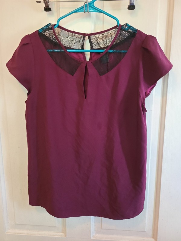 Ann Taylor Women Purple Short Cap Sleeves Lace Neck Trim Pullover Top Size 8p