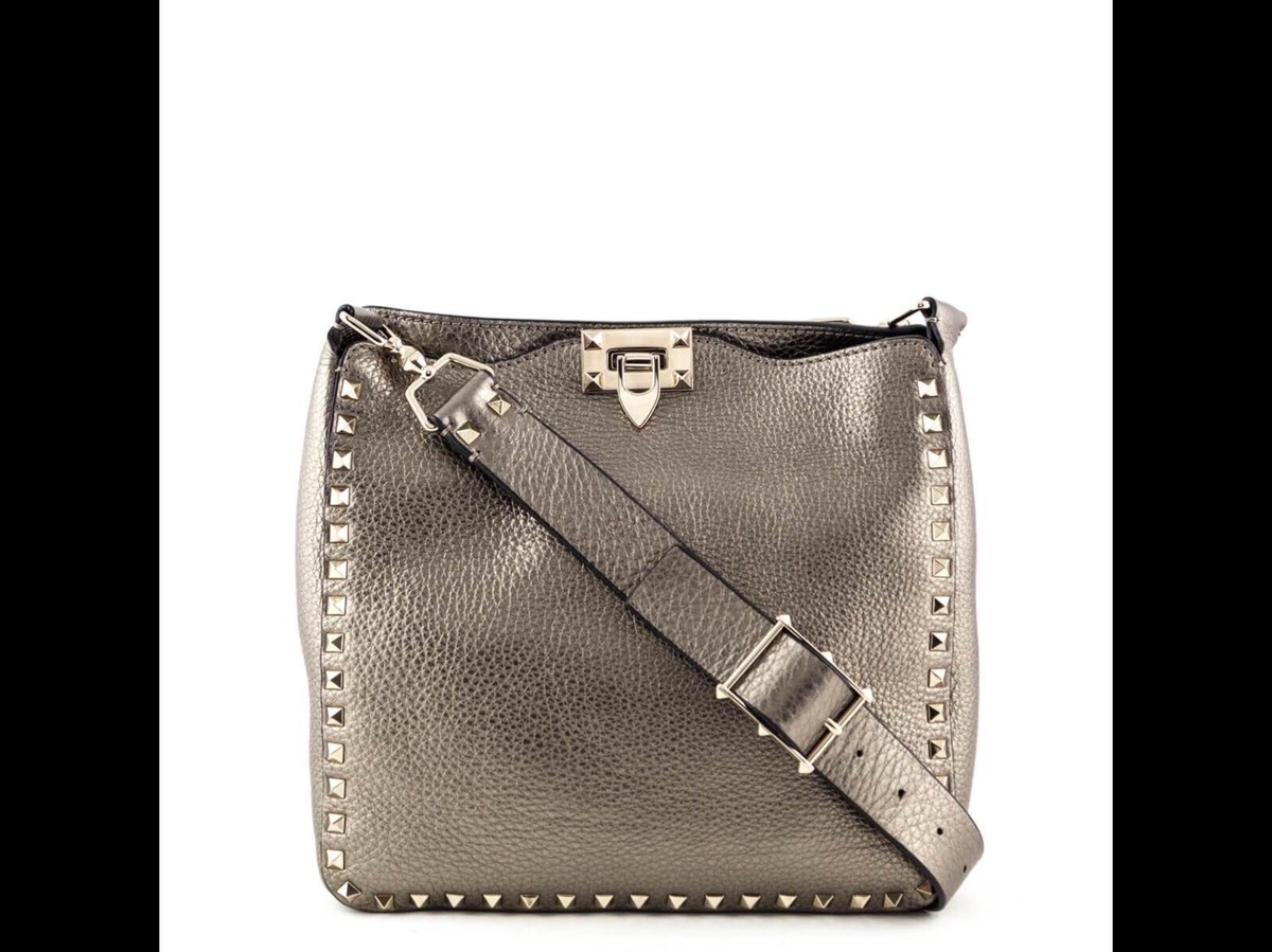 【VALENTINO GARAVANI】LARGE ROCKSTUD MESSENGER BAG Valentino Garavani Rockstud Messenger Bag | Black | FARFETCH