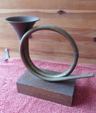 Vintage Teleflora 1983 Brass w/ Wooden Base Decorative Bugle Horn Trumpet Art