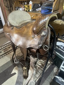 Running P Team Roping Saddle. 16 1/2 To 17 Inch Seat. Steer Head Con