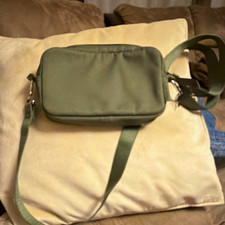 Vera Bradley Small Green Nylon Crossbody Bag Zip Closure with Inner Pockets