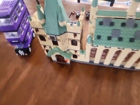 LEGO Harry Potter: Hogwarts Castle 4842 + Knights BUS 4866 Minifigures