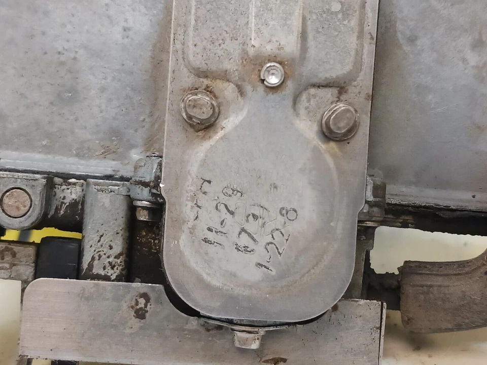 Б/у оригинальный производитель GM Trico жидкостный насос ветрового стекла 1958 Oldsmobile 88-98 (468) - Изображение 3 из 4