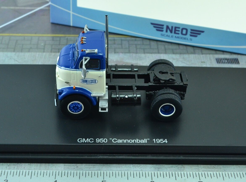 NEO 64116 Old Timer GMC C950 Cannonball Day Cab Tractor Unit 1/64 Scale - Picture 2 of 4