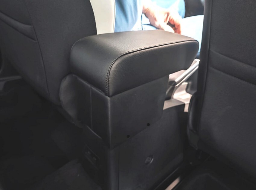 Bracciolo Per Citroën C3 2016-2024 - In Fibra Di Carbonio, Con USB E Portabicchieri - Foto 2