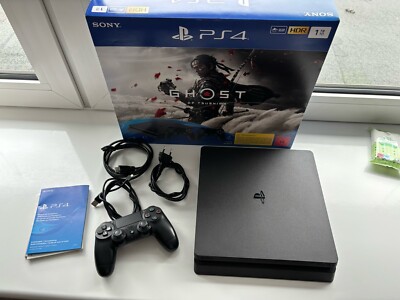 Sony PlayStation 4 Slim 1TB Spielkonsole mit 1 Dualshock Controller - Schwarz