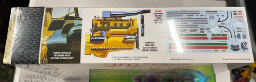 AMT 1/25 White-Freightliner SD/DD Truck Tractor 2 in 1 Kit 75 Years Edition MISB - Picture 3 of 5