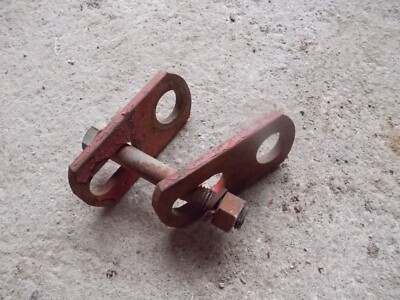 300 Utility IH tractor 2pt fasthitch quick hitch connect link bracket w/ bolt