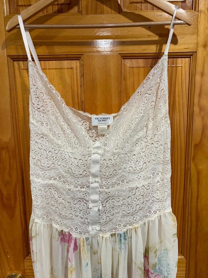 Vestido sin Mangas Colección Victoria’s Secret Floral Encaje Rosa Marfil Vintage Romántico Foto 2 de 4