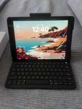 Apple iPad 7th Generation 128GB Space Gray, With Keyboard, barely used