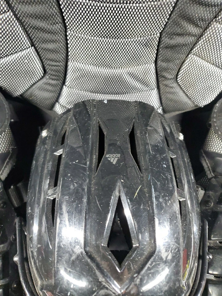 Equipo de captura de béisbol juvenil Adidas Captain Catcher Gear Set casco piernas en el pecho Foto 3 de 4