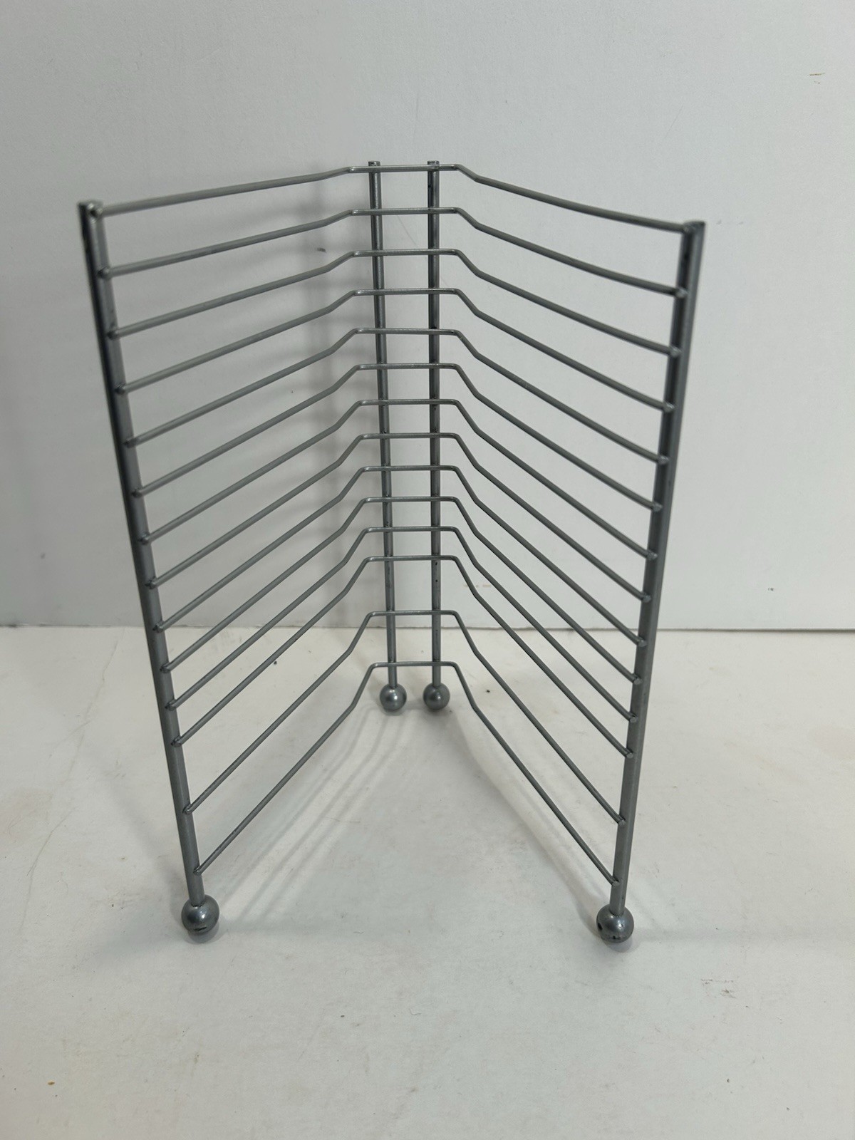 Small Metal Desktop CD Storage Rack Holds 15 CDs Silver Gray