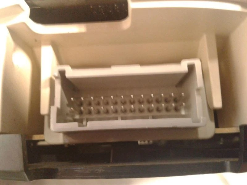 Cuadro de instrumentos velocímetro 03 2003 Pontiac Grand Am 86 k millas 22704962 Foto 2 de 4