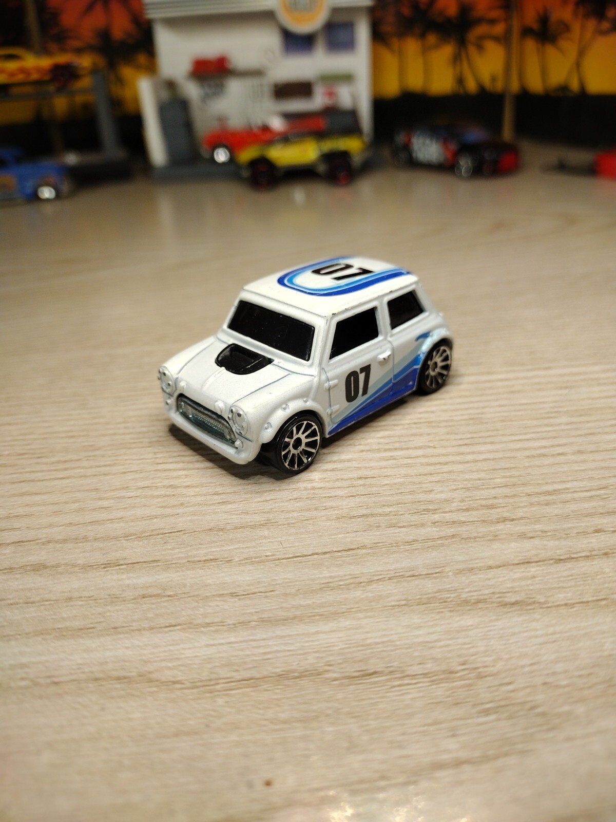 Picture 3 of 24