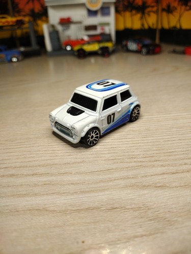 Morris Mini Hot Wheels 2007 Pop-Offs #37 White 10 Spoke Wheels 1/64 Loose - Picture 3 of 24