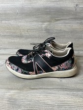 Traq by Alegria Qarma 2 Q-chip Technology Smart Shoes - Wonderland floral 40M