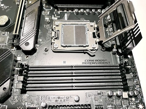 **READ** SINGLE CHANNEL MSI MAG B650 Tomahawk WiFi 6E DDR5 ATX AMD Ryzen AM5 - Bild 10 von 14