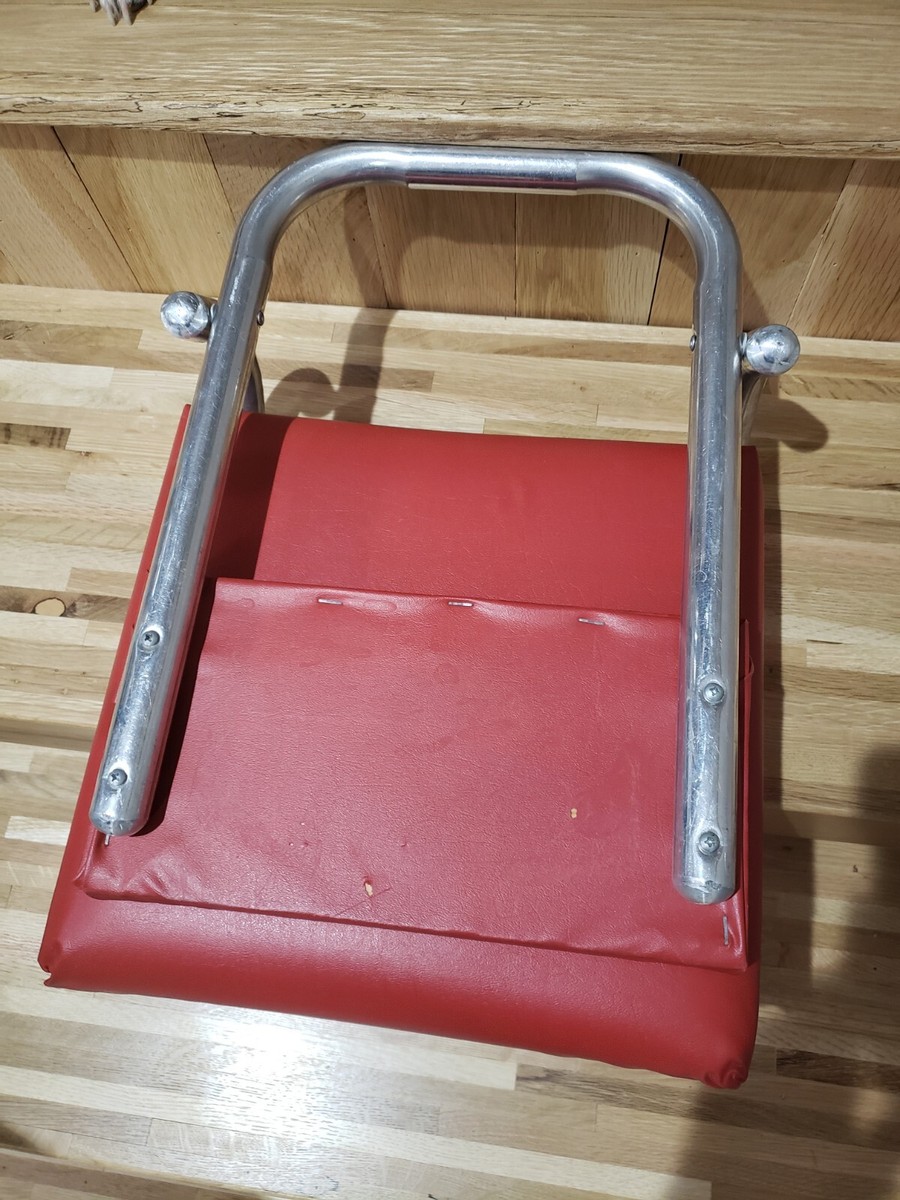 Fauteuil vintage pliable de stade ou de bateau rembourré en vinyle