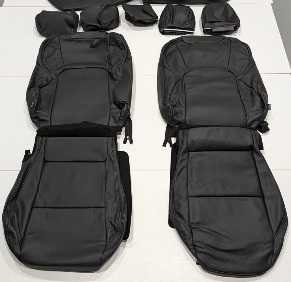 适用于丰田 Crown XLE Sedan 2023 - 2025 黑色皮革座椅套 KR422 — 第 2/4 张图片