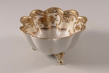 Japan Noritake 9fach geschwungene Schale auf Füßen vergoldet Rocaille