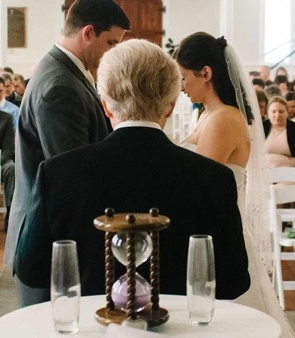 Reloj de arena The Legacy Walnut Wedding Unity Sand Ceremony Foto 4 de 4