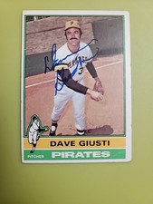 1976 Topps - Dave Giusti #352 Autographed