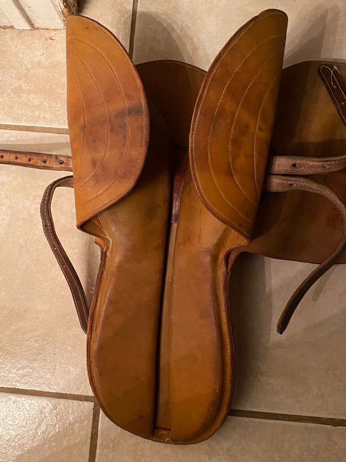 Thoroughbred Jockey Saddle exercise saddle vintge leather